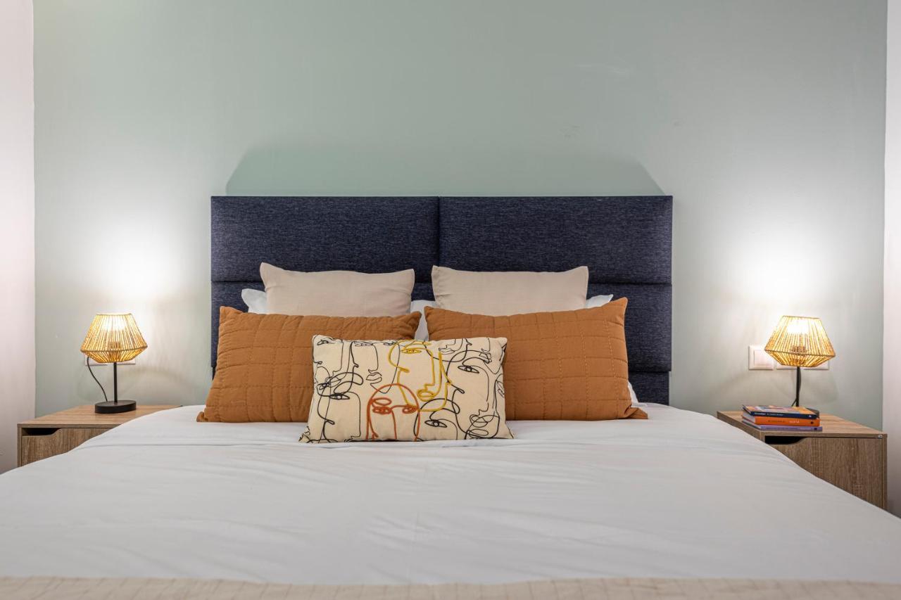 Phaedrus Living: City Center Luxury Flat Loukianou Atenas Exterior foto