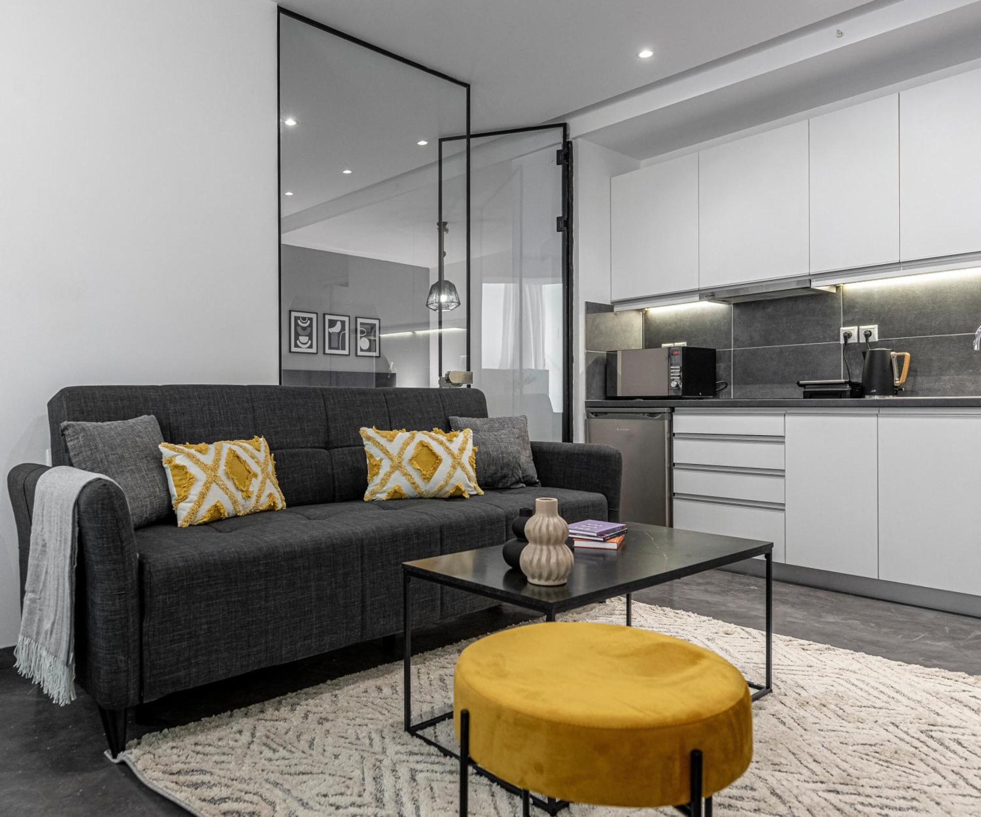 Phaedrus Living: City Center Luxury Flat Loukianou Atenas Exterior foto